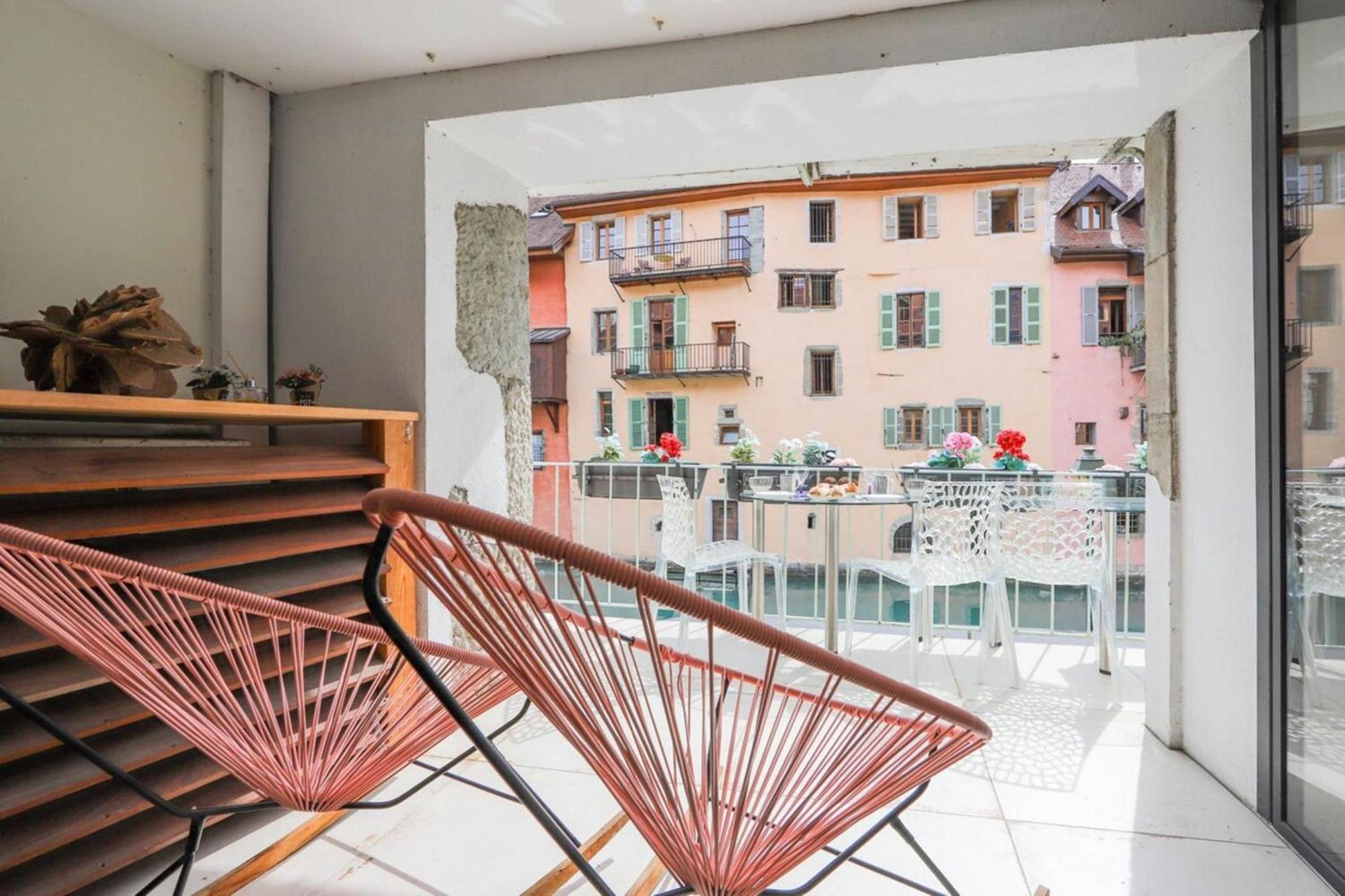 L'Eau Vive Jacuzzi Et Sauna En Vieille Ville 5 Annecy Exteriör bild