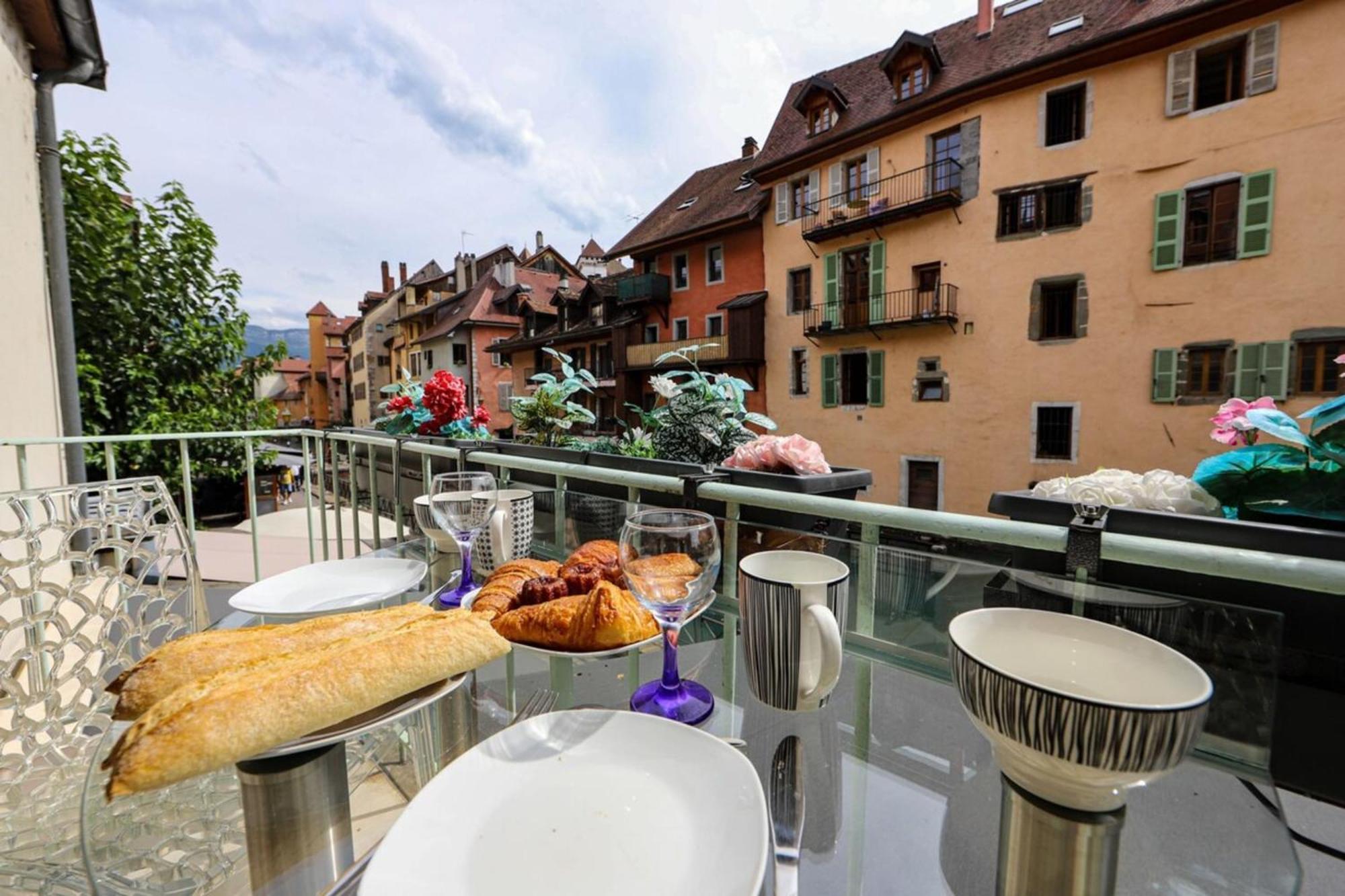 L'Eau Vive Jacuzzi Et Sauna En Vieille Ville 5 Annecy Exteriör bild